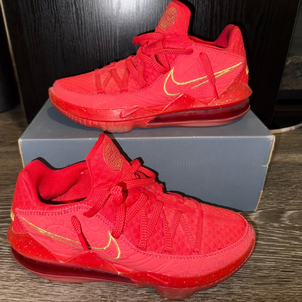 Nike Titan x LeBron 17 Low Men’s Size 9 Red Basketball Shoes Sneakers Used